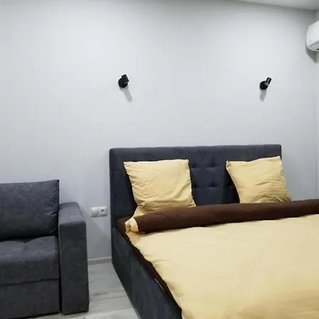 Lux Na Druhetiv Apartment Uzhhorod Exterior photo